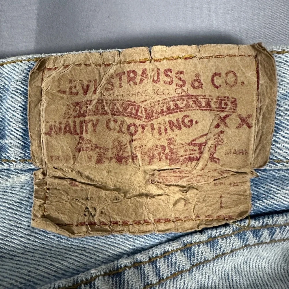Levis light wash